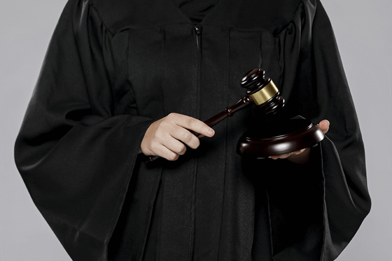 Як підготувати документи для подачі в український суд, перебуваючи у Польщі