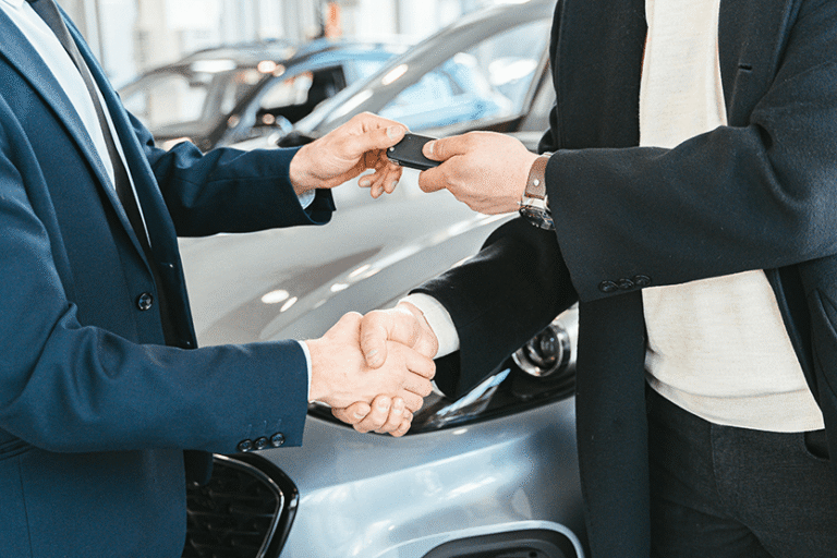 Чи можна продати авто в Україні, перебуваючи у Словаччині: реальні сценарії